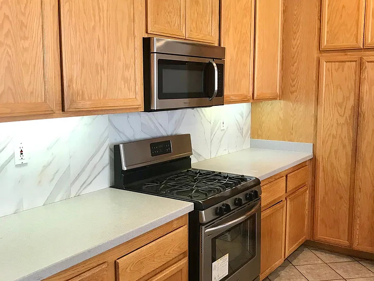 5080 Woodbridge Ln — Photo 6