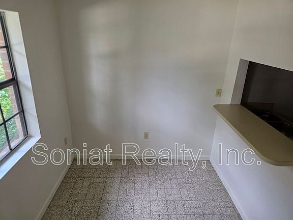 5th image of 4615 Iberville St APT A