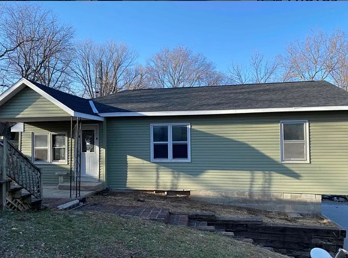 4 bed, 2254 sqft, $2,000 — Photo 2