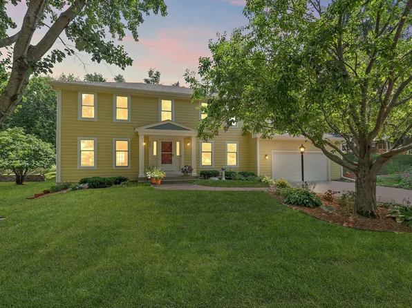 8043 Galway Rd, Woodbury, MN 55125