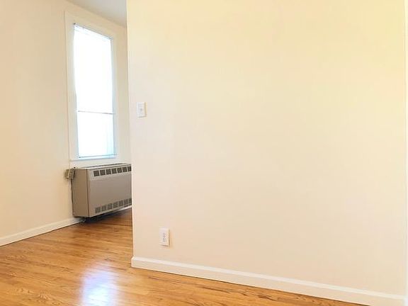 4th image of 1187 Church St