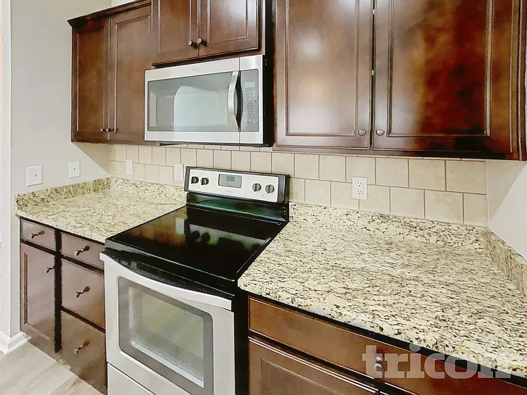 820 Mesa Verde Pl — Photo 5