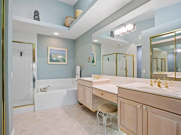 2385 Hidden Lake Dr #10 — Photo 24