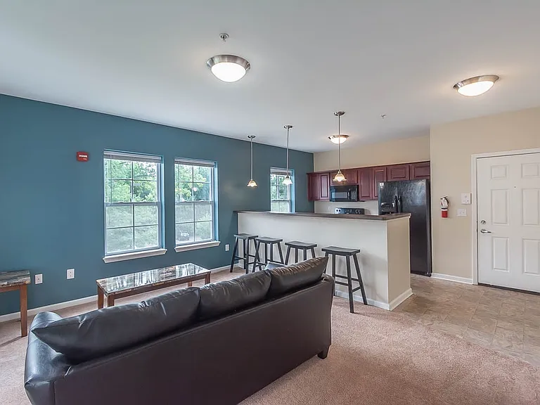 East Bay II Apartments — Photo 29