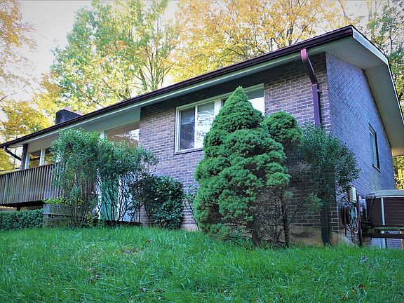 3rd image of 8228 Stone Trail Dr