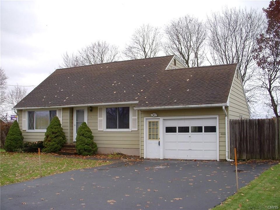 206 Sherwood Lane Front View