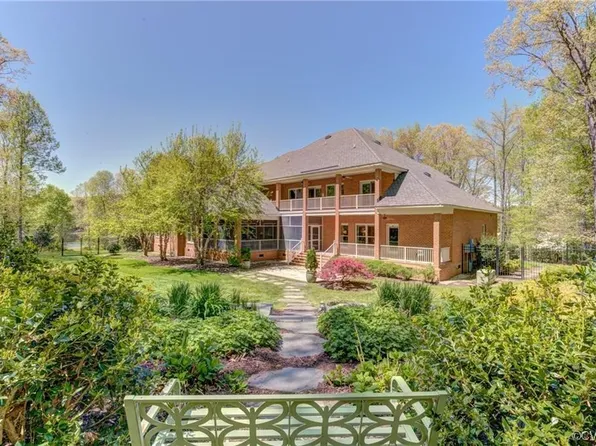 300 First Flite Ln, Manakin Sabot, VA 23103