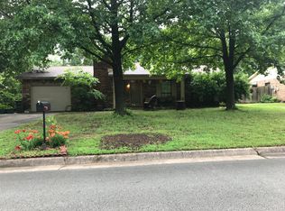 3180 N Malinda Dr, Fayetteville, AR 72703