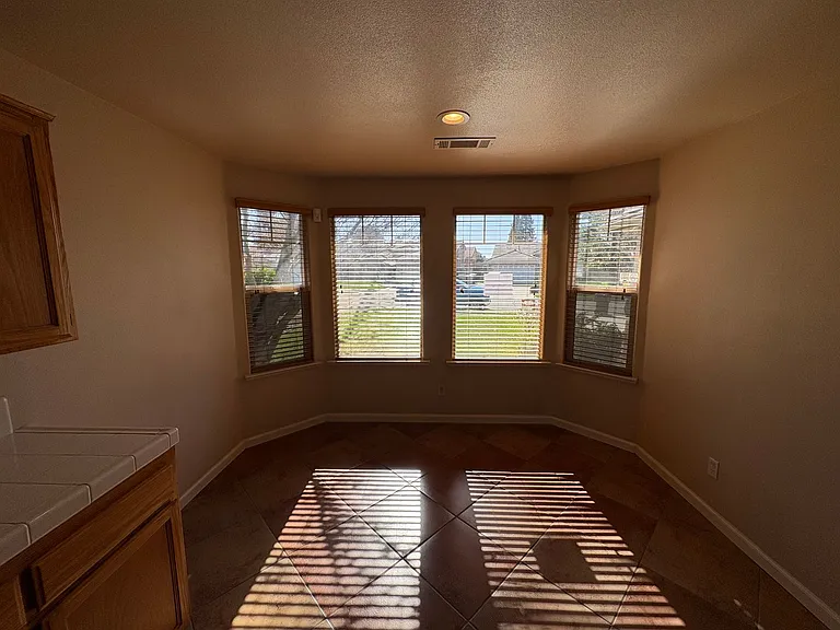 1422 E Mesa Ct — Photo 13