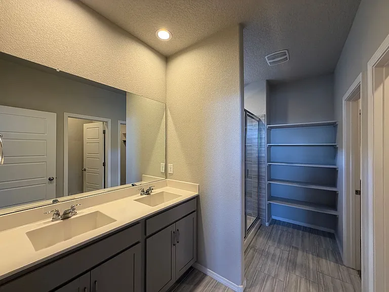 768 Amatista Loop SE — Photo 10