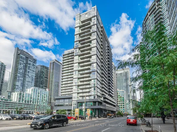 352 Front St W #1411, Toronto, ON M5V 0K3