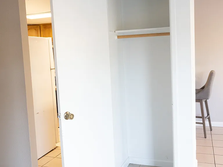 Walnut Manor — Photo 14