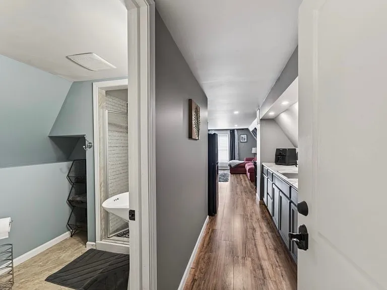 3925 Pine Knot Ct #B — Photo 3