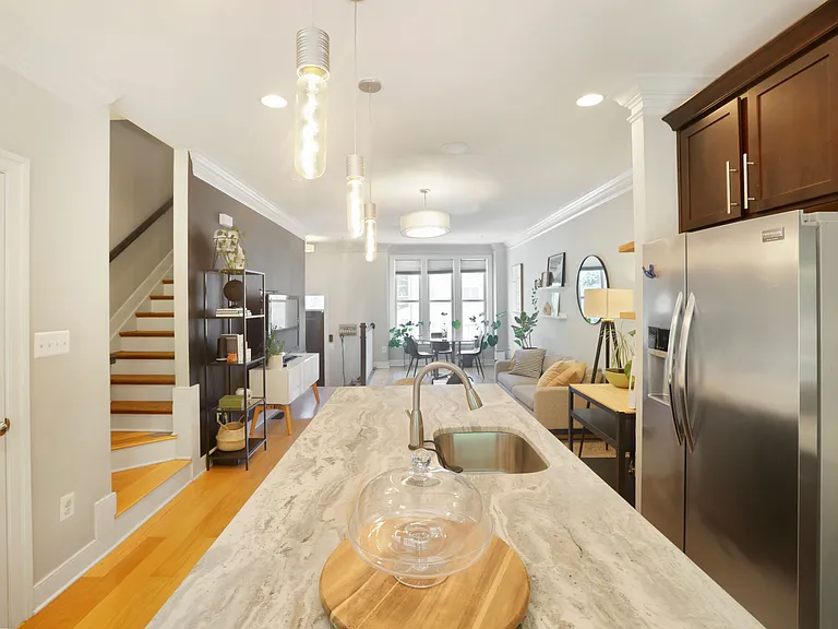 2188 Half Moon Pl NE — Photo 5
