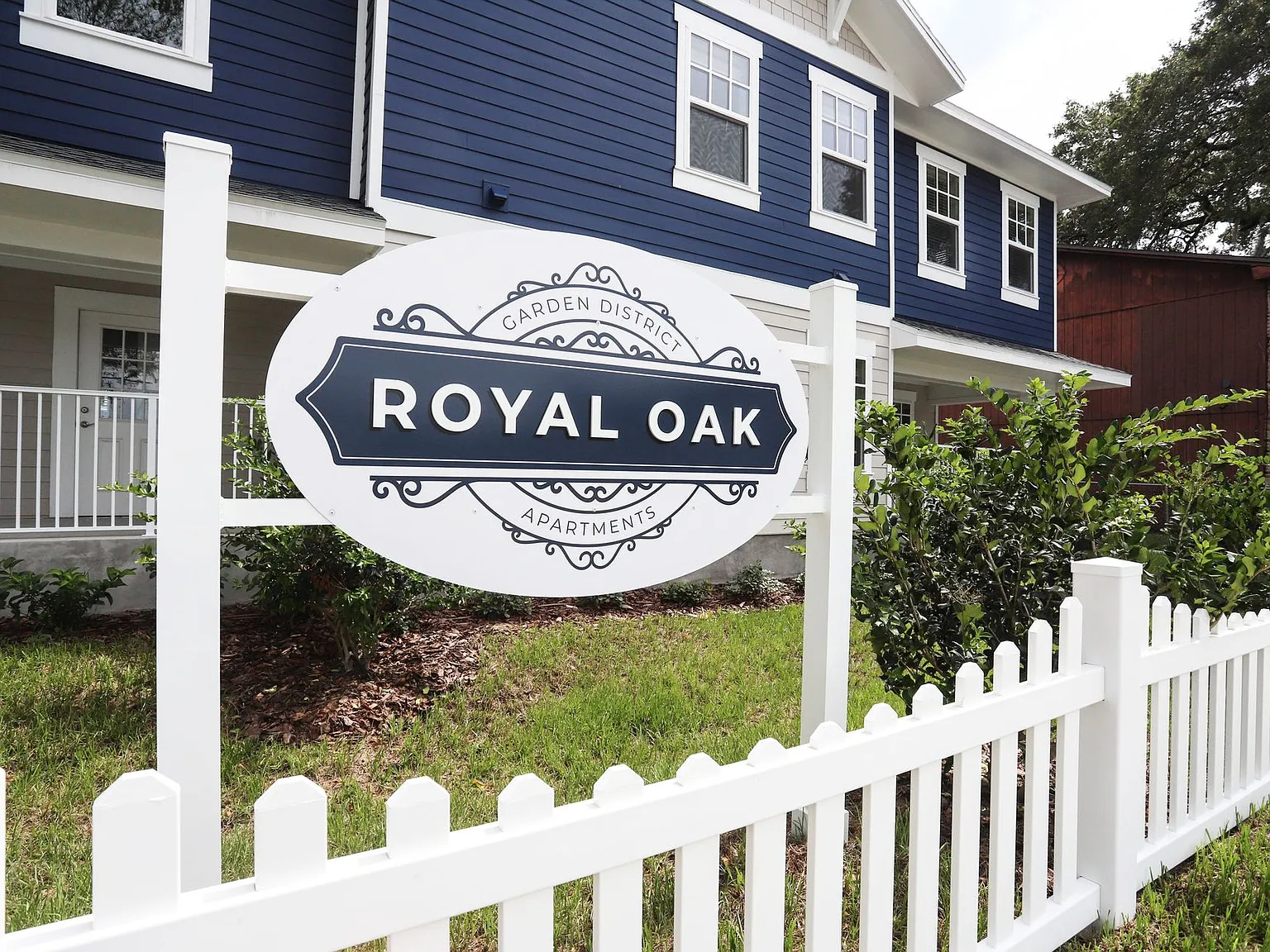 Royal Oak Apartments — Photo 3