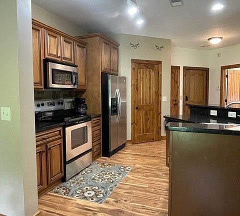 5th image of 135 Wapiti Way #8-D