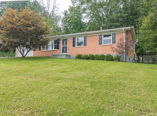 371 Sycamore Dr, Radcliff, KY 40160