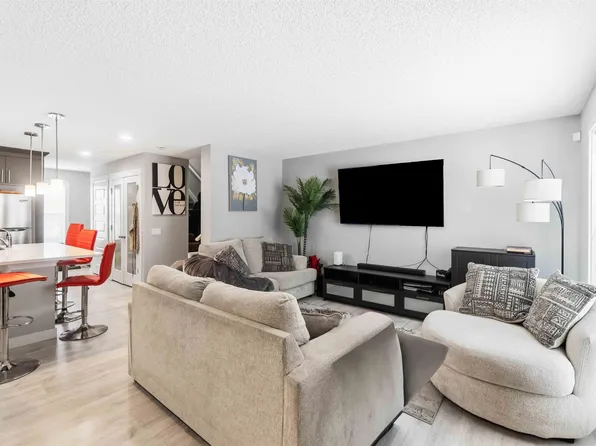 1313 Chappelle Blvd SW, Edmonton, AB T6W 3S2