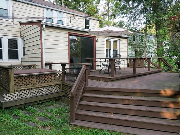 4th image of 44 Harwood Dr