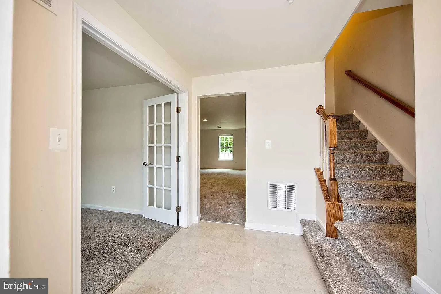 3 bed, 2.5 bath, 1940 sqft, $2,700 — Photo 2