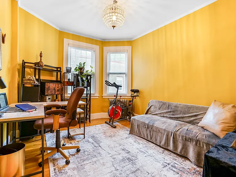 569 Franklin St #6 — Photo 4