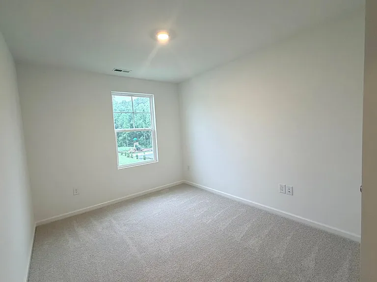 511 Fran Dr — Photo 7