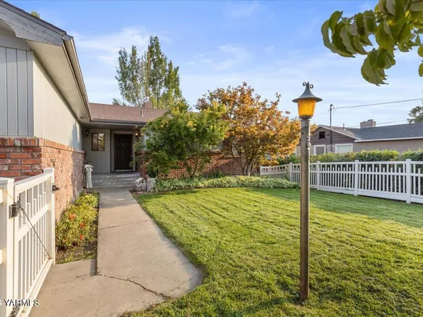 4414 Kroum Rd, Yakima, WA 98901