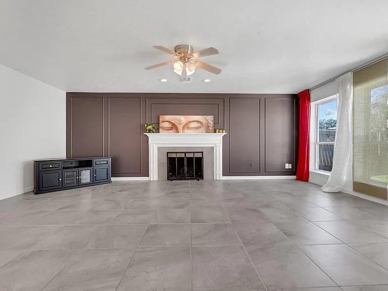 4422 Warwick Dr — Photo 5