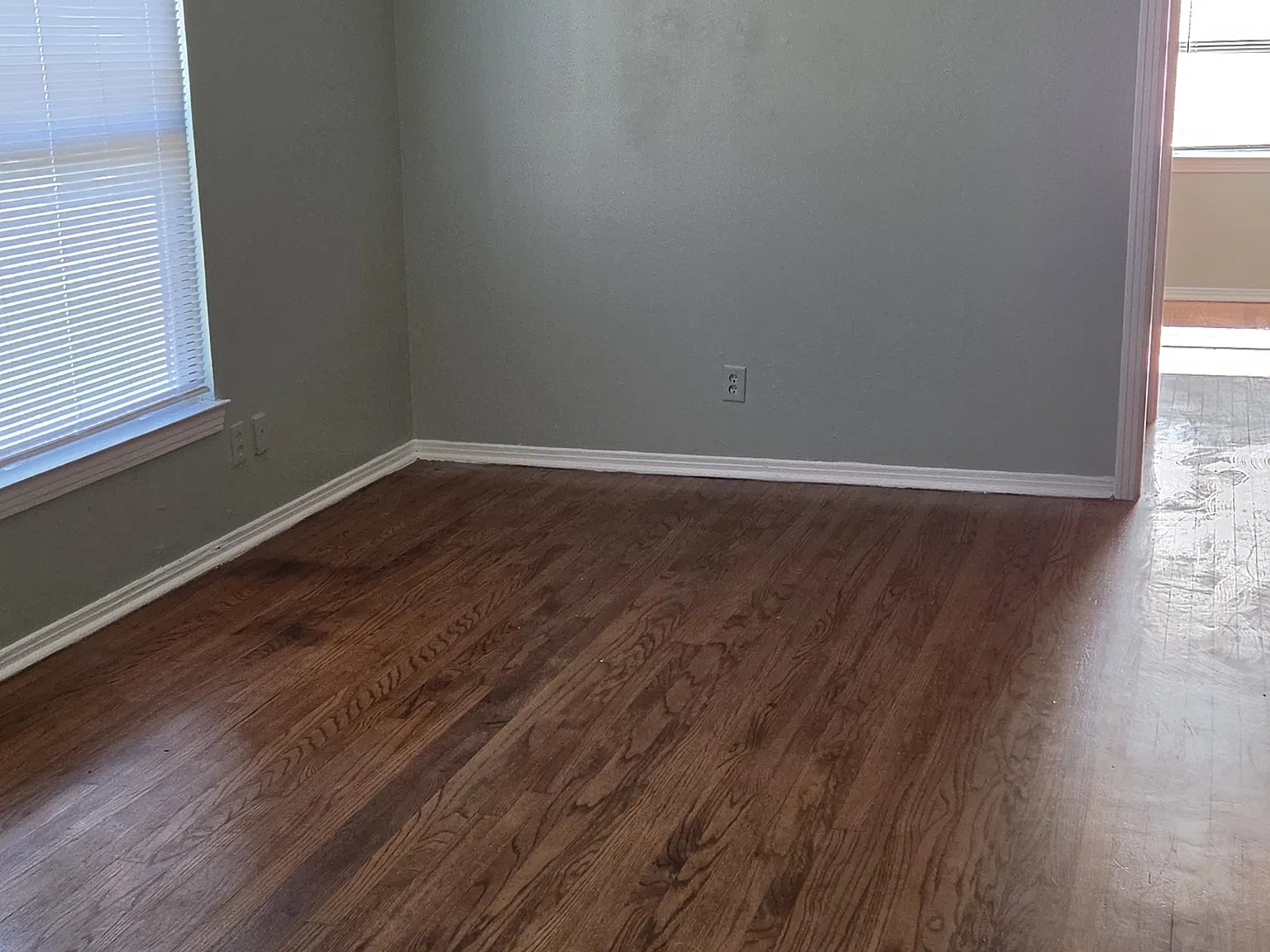 2 bed, 864 sqft, $1,750 — Photo 2