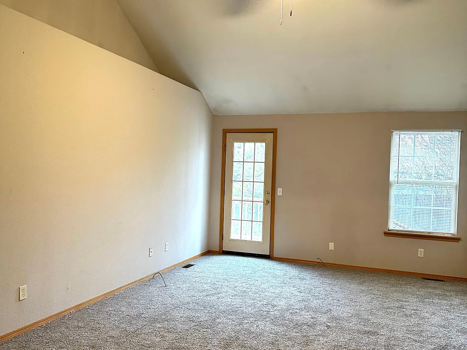 3 bed, 1274 sqft, $1,395 — Photo 2