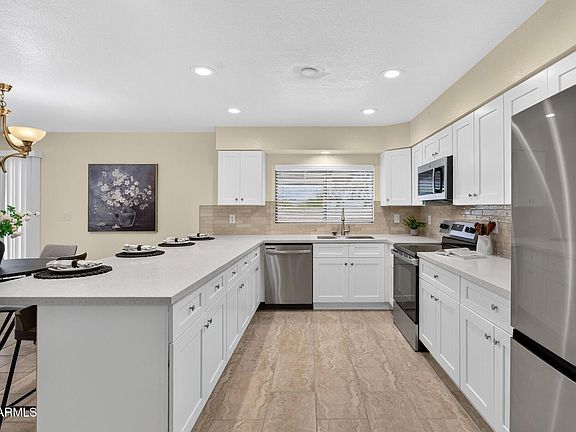 3rd image of 2214 S COTTONWOOD Drive