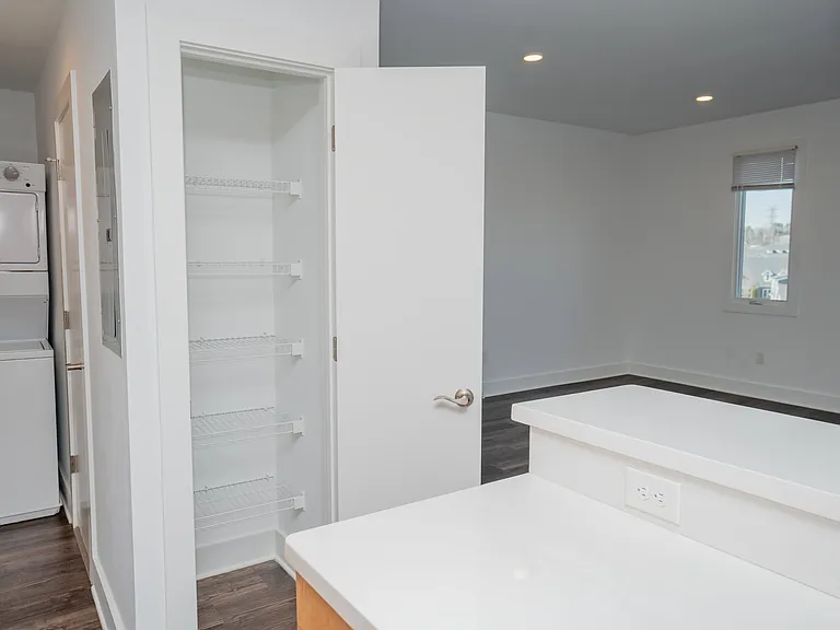 Riverside Village Apartments — Photo 91