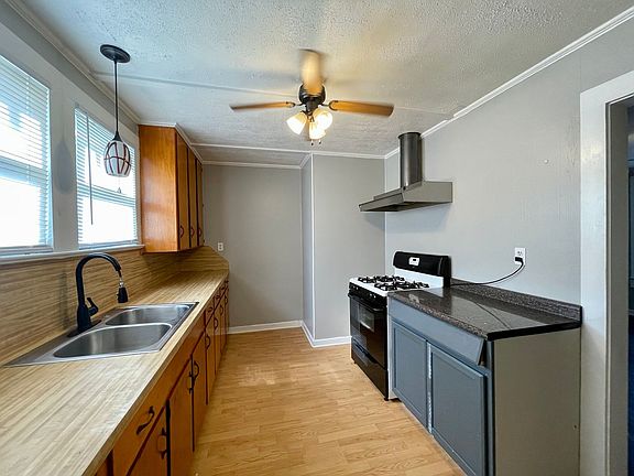3rd image of 1009-1015 Wagner St #2B-1BA-864SQFT
