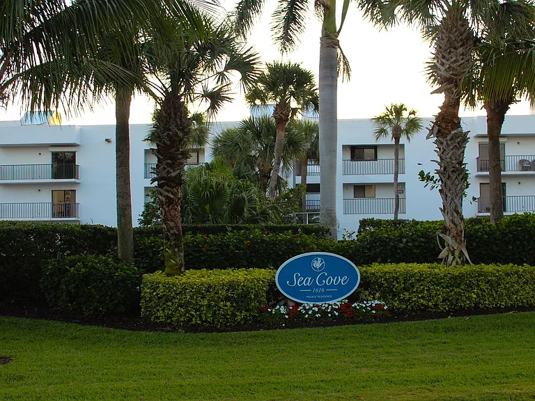 1616 Ocean Dr #104 — Photo 10
