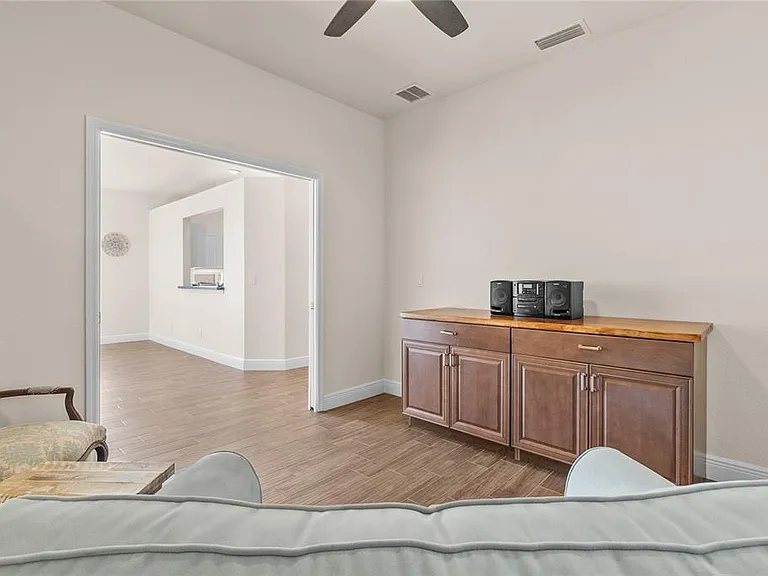 1937 Scarlett Ave — Photo 20