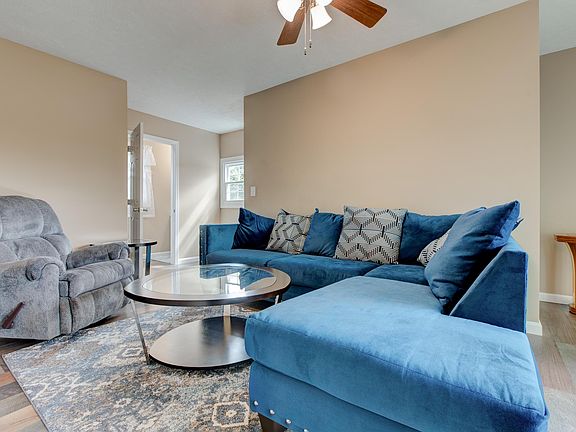 4th image of 517 Garden Springs Dr