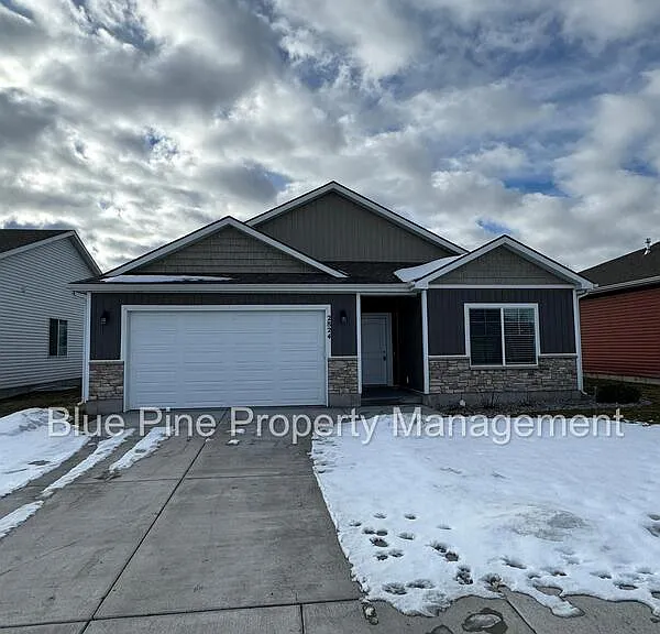 2824 E Brooklyn St — Photo 1