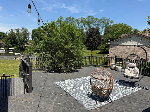 2nd image of 6079 Venice Dr