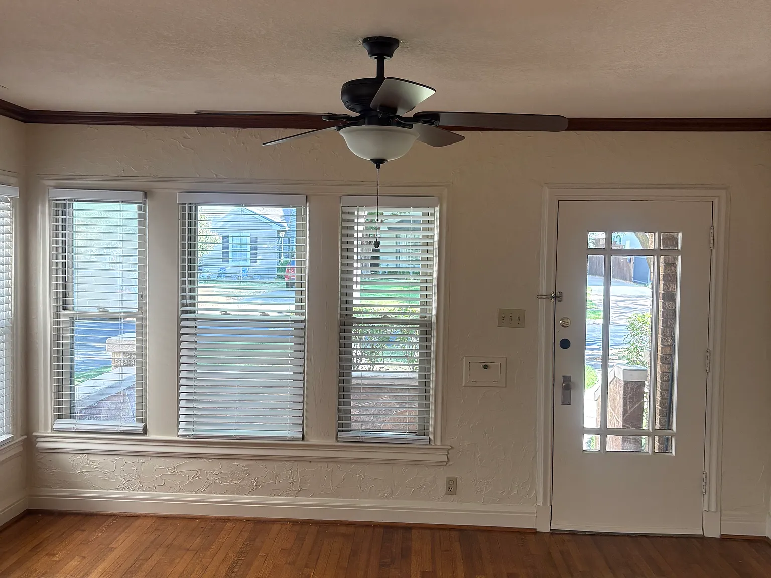 2 bed, 1349 sqft, $2,595 — Photo 4