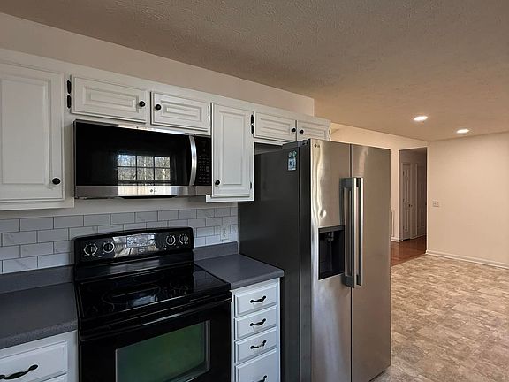 3rd image of 132 Brown Ln