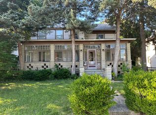 564 E New York St, Aurora, IL 60505