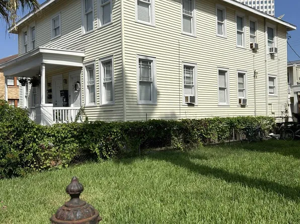 1810 Church St, Galveston, TX 77550
