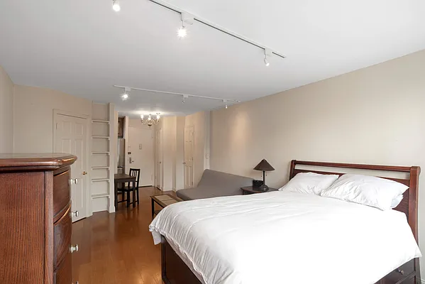 Rented by Corcoran | media 18