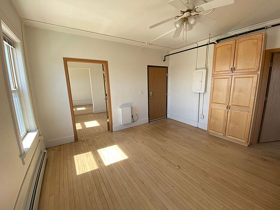 3rd image of 409 N Broadway St #32