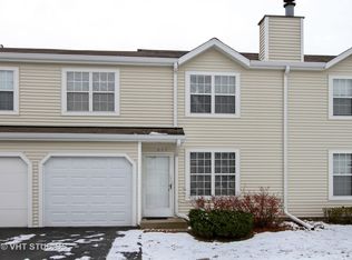 537 Normandie Ln, Round Lake Beach, IL 60073