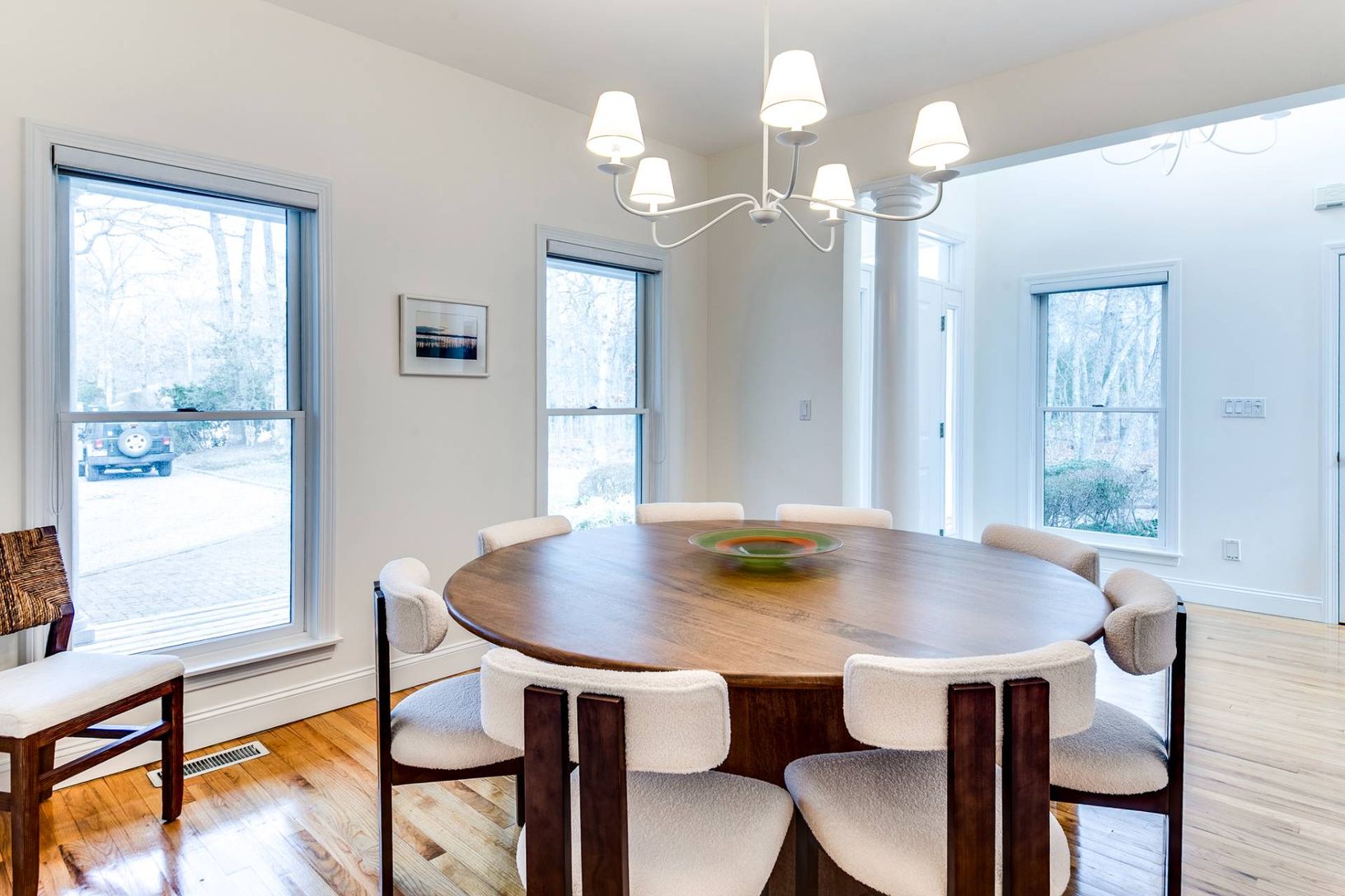  DINNING ROOM