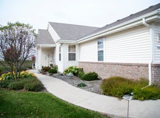 846 Sweetbriar Dr, Elkhorn, WI 53121