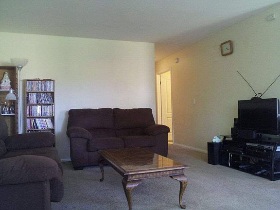 2nd image of 1240 North Broadway