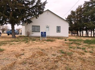 1010 N 4th St, Leoti, KS 67861