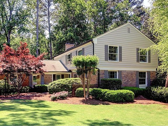3rd image of 101 Fox Hills Cir SE